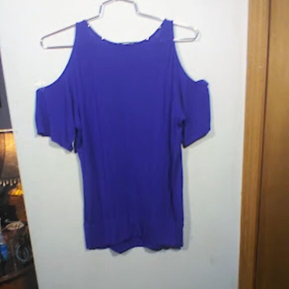 THALIA SODI Cold-Shoulder Blue Top with Beaded Cutout on front Size: S - Picture 6 of 9